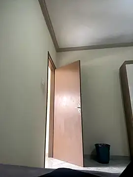 Larissa xxe online show from December 2025 01:49:02 PM