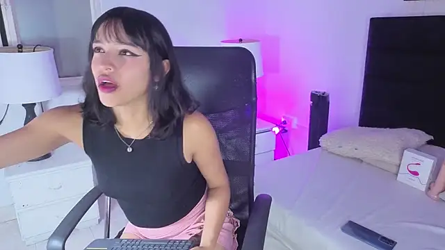 LiilithStonne online show from April 2026 02:36:02 AM