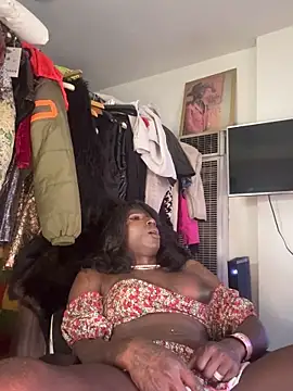 Motherbigbus online show from April 2026 05:20:02 PM