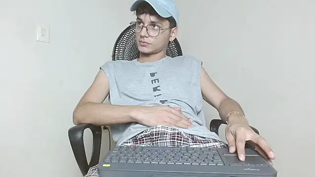 Snapshot of andrew_dann chatting on November 2025 06:24:02 AM andrew dann online show from November 2025 06:24:02 AM