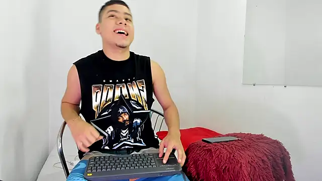 Lucastorrez01 online show from February 2026 07:40:01 PM