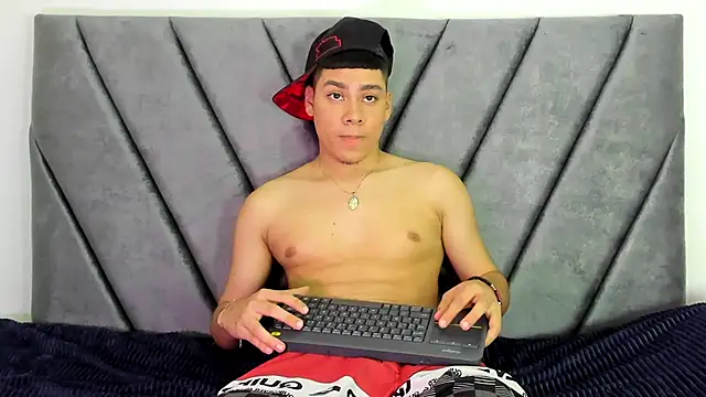 Lucastorrez01 online show from July 2026 11:53:02 PM