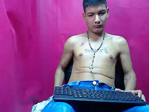 Snapshot of hot1090 chatting on November 2025 07:19:02 PM hot1090 online show from November 2025 07:19:02 PM