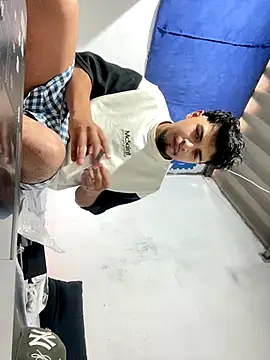 Snapshot of deivonthewater chatting on November 2025 06:21:01 PM deivonthewater online show from November 2025 06:21:01 PM