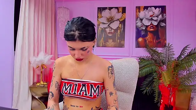 YasminWild online show from December 2025 04:33:02 AM