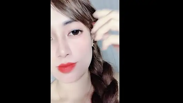 Snapshot of MiAnna-Lovee chatting on December 2025 04:17:01 AM MiAnna-Lovee online show from December 2025 04:17:01 AM