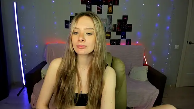 Snapshot of SteshaRay chatting on December 2025 08:20:02 AM SteshaRay online show from December 2025 08:20:02 AM