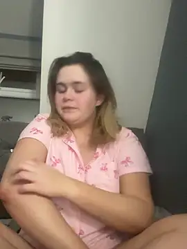 Snapshot of Blonde_Bunny chatting on February 2026 11:58:02 PM Blonde Bunny online show from February 2026 11:58:02 PM