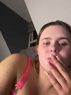 Snapshot of Blonde_Bunny chatting on February 2026 11:36:02 PM Blonde Bunny online show from February 2026 11:36:02 PM