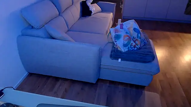 Buidapest online show from February 2026 04:00:02 AM