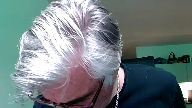 Buidapest online show from May 2026 06:32:03 AM