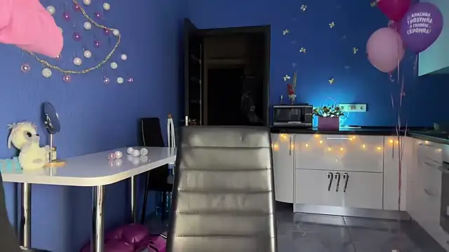 Jolienne online show from December 2025 06:58:01 PM