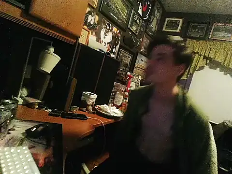 Snapshot of twentyistwenty chatting on November 2025 05:46:02 AM twentyistwenty online show from November 2025 05:46:02 AM