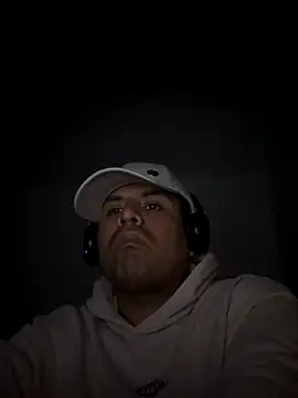 Pelotas2000 online show from November 2025 03:34:01 AM