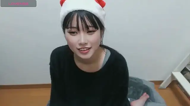 Snapshot of uki-japan chatting on December 2025 02:23:02 PM uki-japan online show from December 2025 02:23:02 PM