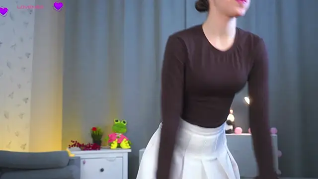 SanjuanitaNaser online show from November 2025 01:00:02 PM