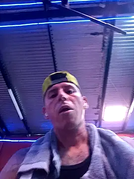 juunioreest online show from November 2025 04:07:01 PM