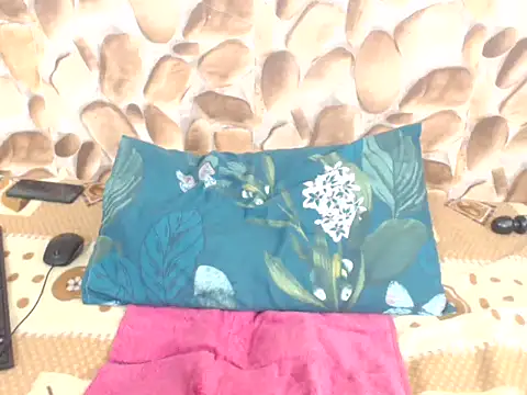 Lover Bear X online show from January 2026 07:56:02 AM