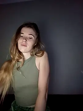 Snapshot of BarniLili chatting on December 2025 10:36:02 PM BarniLili online show from December 2025 10:36:02 PM