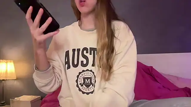 Snapshot of Martimartinaxx chatting on February 2026 08:36:01 PM Martimartinaxx online show from February 2026 08:36:01 PM