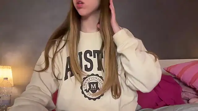 Martimartinaxx online show from April 2026 09:04:01 PM