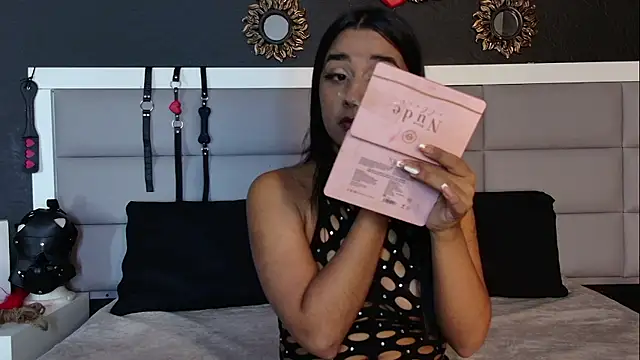 LeahSole online show from January 2026 04:37:02 AM