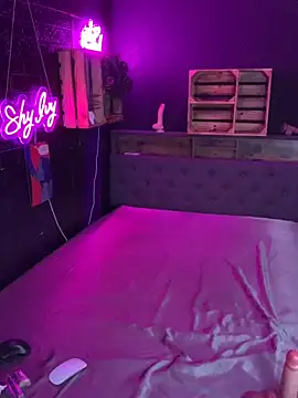 Shy-Ivy online show from December 2025 09:45:02 PM