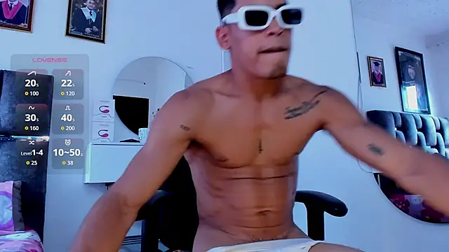 Snapshot of blorelopez chatting on July 2026 08:55:01 PM blorelopez online show from July 2026 08:55:01 PM