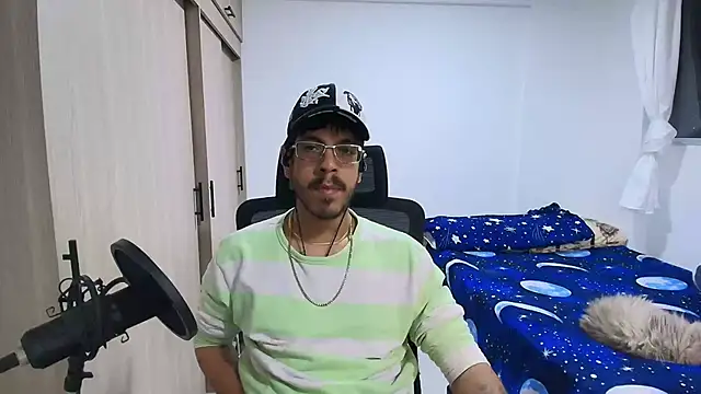 Snapshot of naitt_ chatting on November 2025 07:51:02 AM naitt online show from November 2025 07:51:02 AM