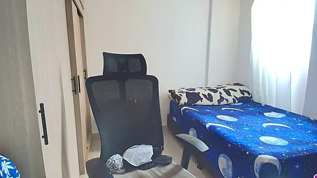 Snapshot of naitt_ chatting on November 2025 01:47:02 PM naitt online show from November 2025 01:47:02 PM