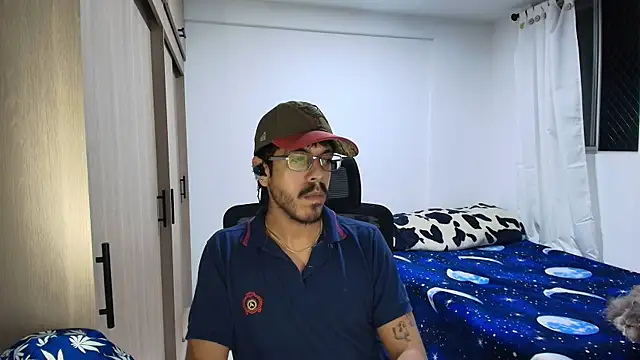 Snapshot of naitt_ chatting on November 2025 01:52:02 AM naitt online show from November 2025 01:52:02 AM