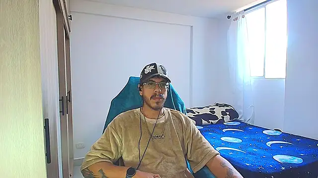 Snapshot of naitt_ chatting on December 2025 09:42:01 PM naitt online show from December 2025 09:42:01 PM