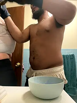 Snapshot of lovebelowyou chatting on November 2025 12:43:02 AM lovebelowyou online show from November 2025 12:43:02 AM