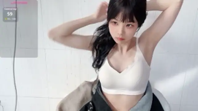 Snapshot of bunny-- chatting on December 2025 06:29:02 AM bunny-- online show from December 2025 06:29:02 AM