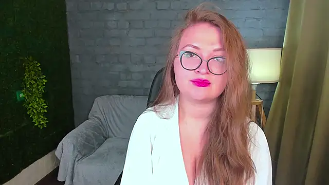 Snapshot of Mary_Klay chatting on November 2025 04:22:01 PM Mary Klay online show from November 2025 04:22:01 PM