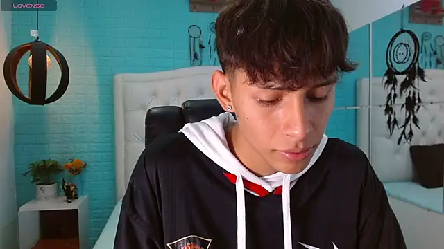 Snapshot of DraxBlade09 chatting on November 2025 07:49:02 PM DraxBlade09 online show from November 2025 07:49:02 PM