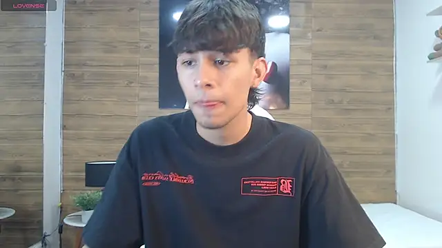 DraxBlade09 online show from April 2026 05:32:01 PM