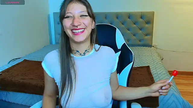 Snapshot of Lenna__black chatting on December 2025 09:52:01 PM Lenna black online show from December 2025 09:52:01 PM