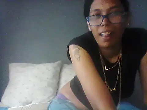 Snapshot of TiaBlaze chatting on December 2025 12:14:02 PM TiaBlaze online show from December 2025 12:14:02 PM