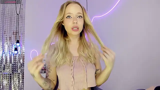 lucy loy online show from November 2025 01:55:01 PM