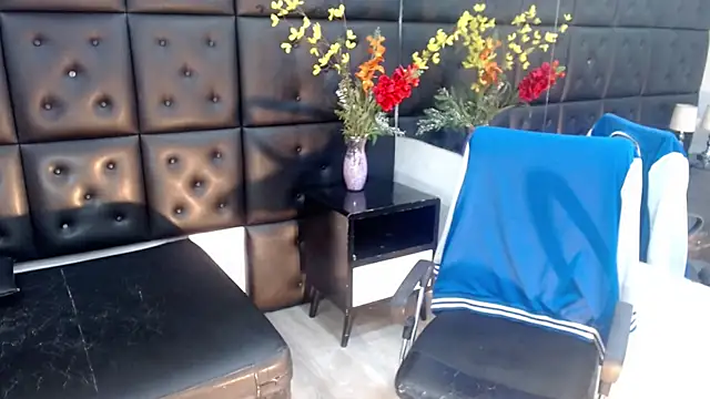 Snapshot of ChrisHott01 chatting on December 2025 02:16:01 AM ChrisHott01 online show from December 2025 02:16:01 AM