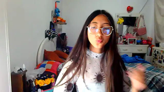 Nanylux online show from November 2025 04:05:01 PM