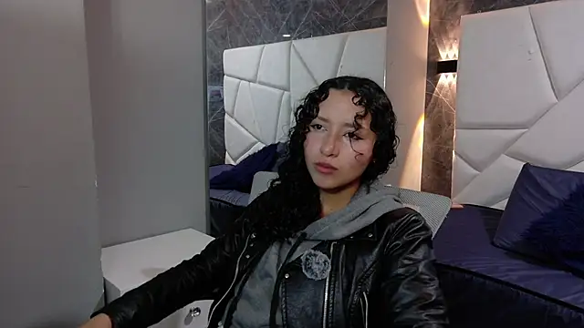 Snapshot of pettymoon1 chatting on November 2025 11:35:01 AM pettymoon1 online show from November 2025 11:35:01 AM