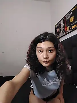 Snapshot of Twin_legends chatting on November 2025 01:18:01 AM Twin legends online show from November 2025 01:18:01 AM