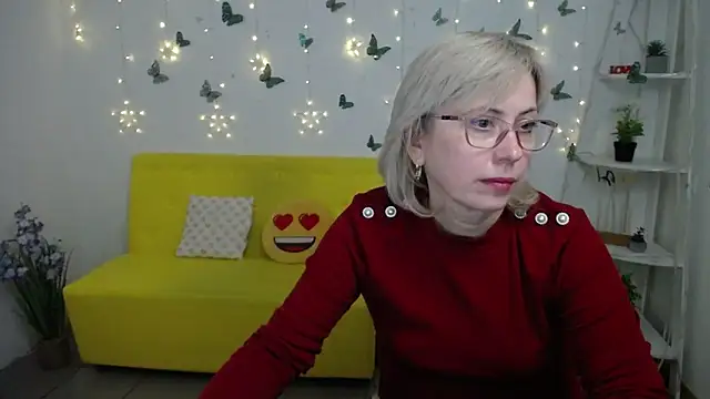 LaurenWishy online show from February 2026 06:00:02 AM