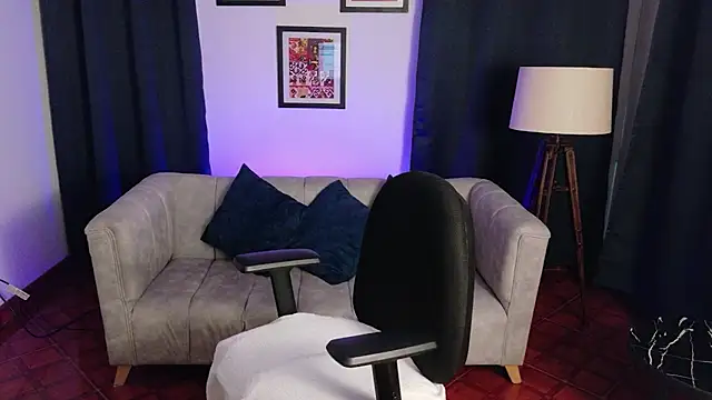 GracieCollins online show from April 2026 01:58:02 PM