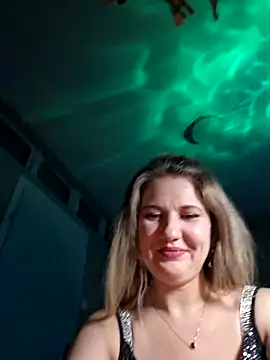 Snapshot of purplemoon1 chatting on December 2025 10:16:01 PM purplemoon1 online show from December 2025 10:16:01 PM