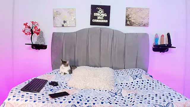 Maddy  Jones online show from February 2026 07:03:02 PM