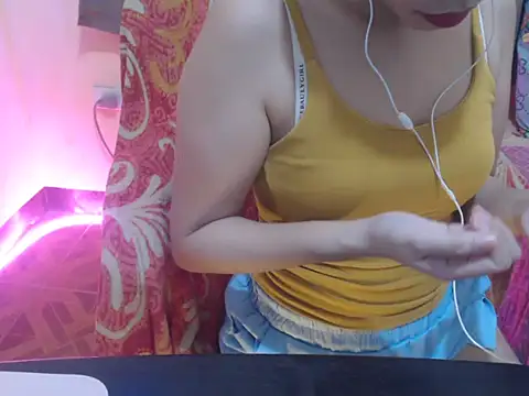 HotAsian Yazzi69 online show from March 2026 04:32:02 PM