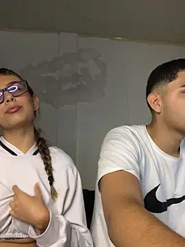 Snapshot of Sharlotte_Davin chatting on November 2025 01:19:02 AM Sharlotte Davin online show from November 2025 01:19:02 AM